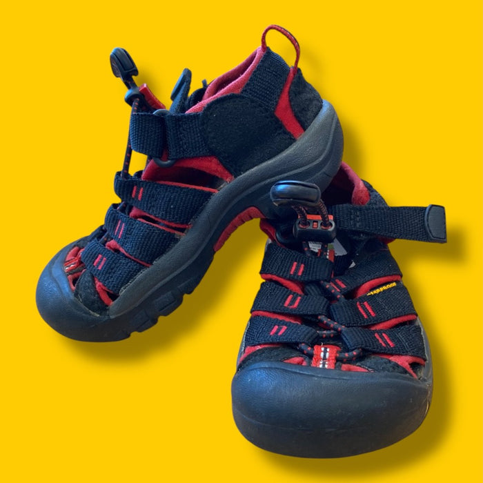 New without Tag Keen Black/Red 9