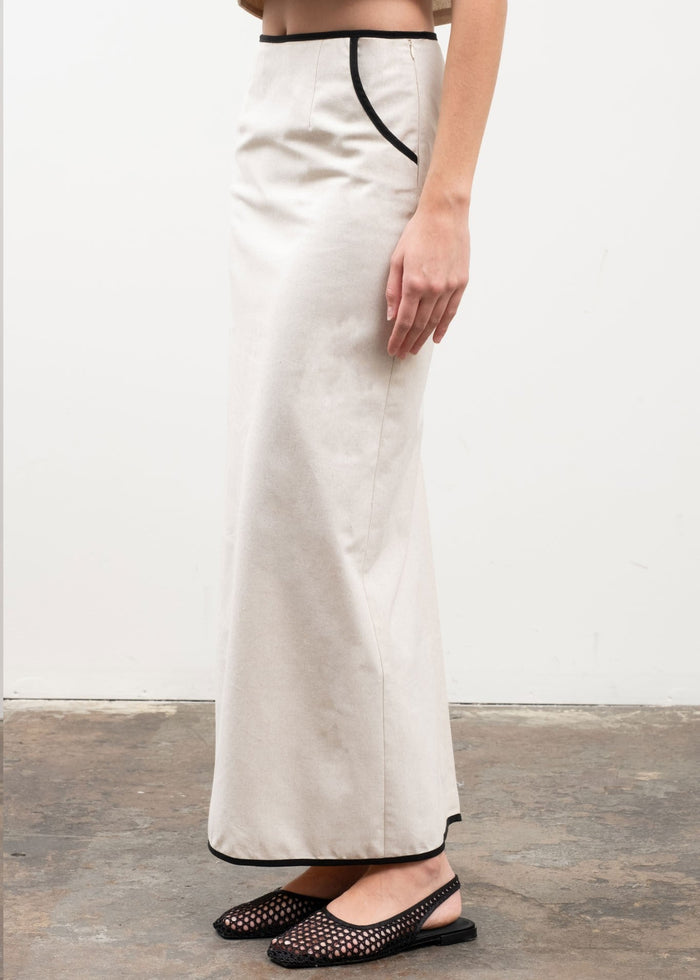 SKIRT WITH POCKETS