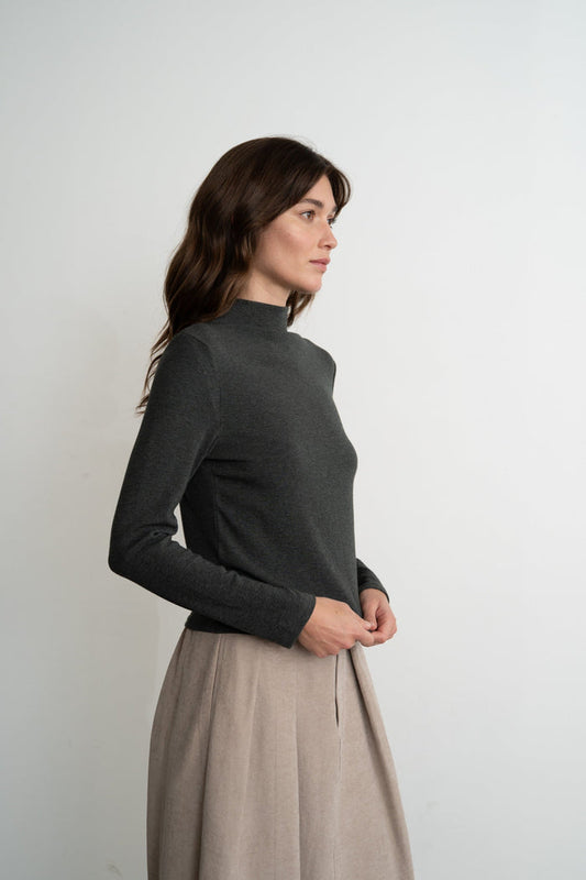ELLE GREY FITTED LONG SLEEVE MOCK NECK TOP