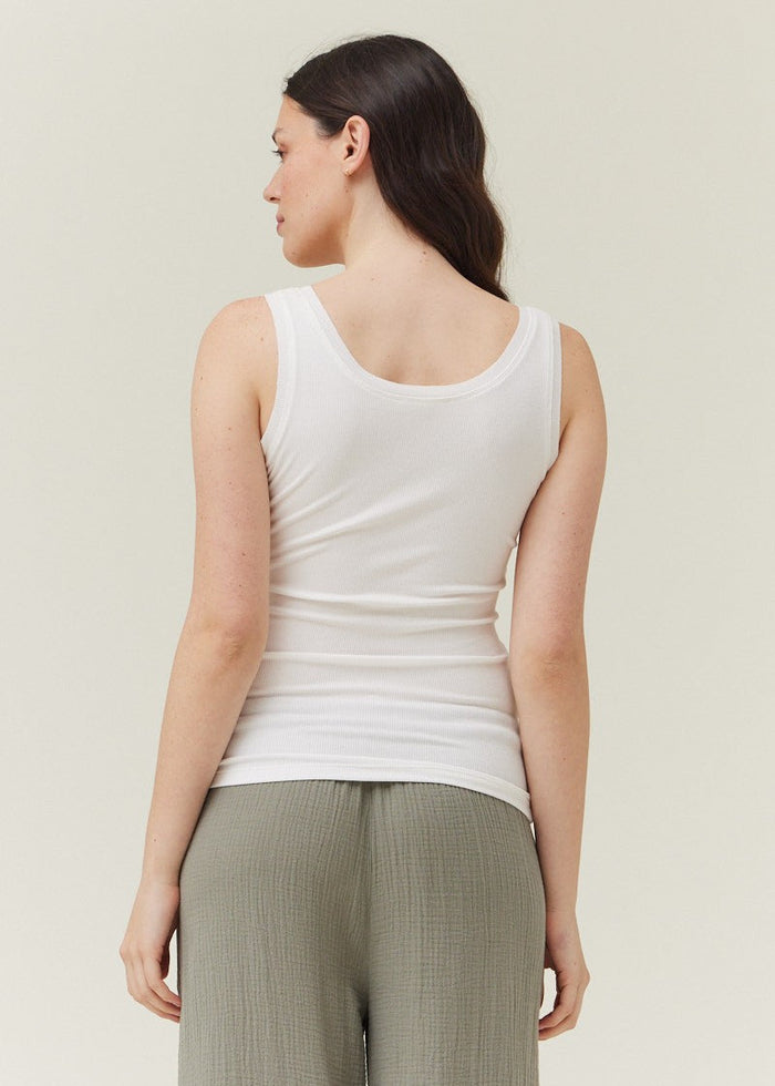 GRADE & GATHER WHITE RIB TANK TOP