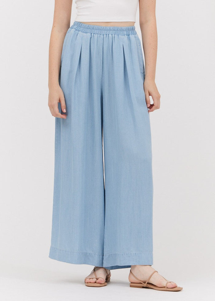 GRADE & GATHER THE CHAMBRAY PANTS – LIGHTWEIGHT COTTON WITH A STRETCH WAIST AND RELAXED WIDE-LEG FIT