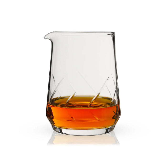 Burke Cocktail Mixing Glass - 28 oz. - in use