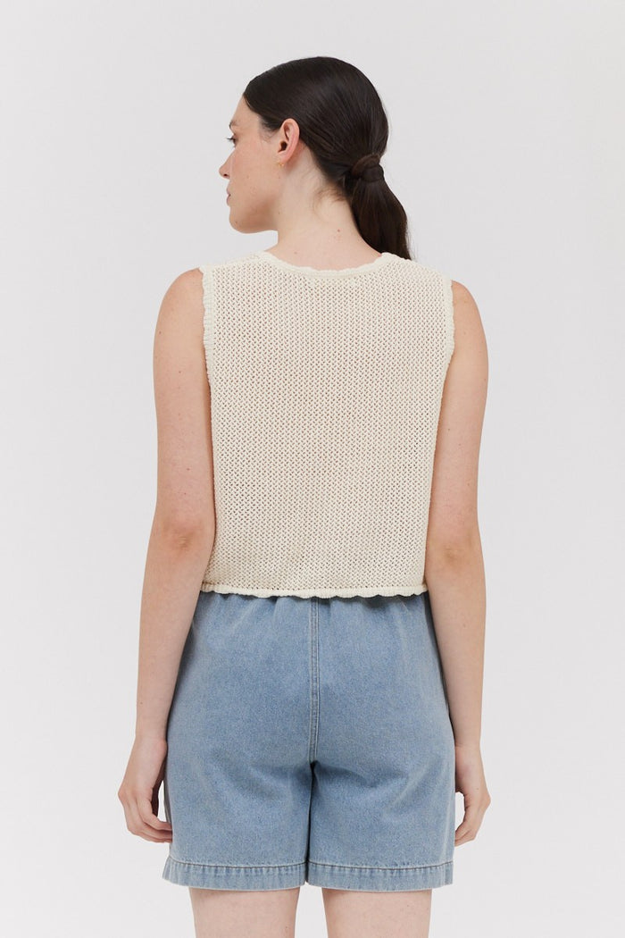 GRADE & GATHER KNIT SLEEVELESS VEST CHIC SCALLOP HEMLINE