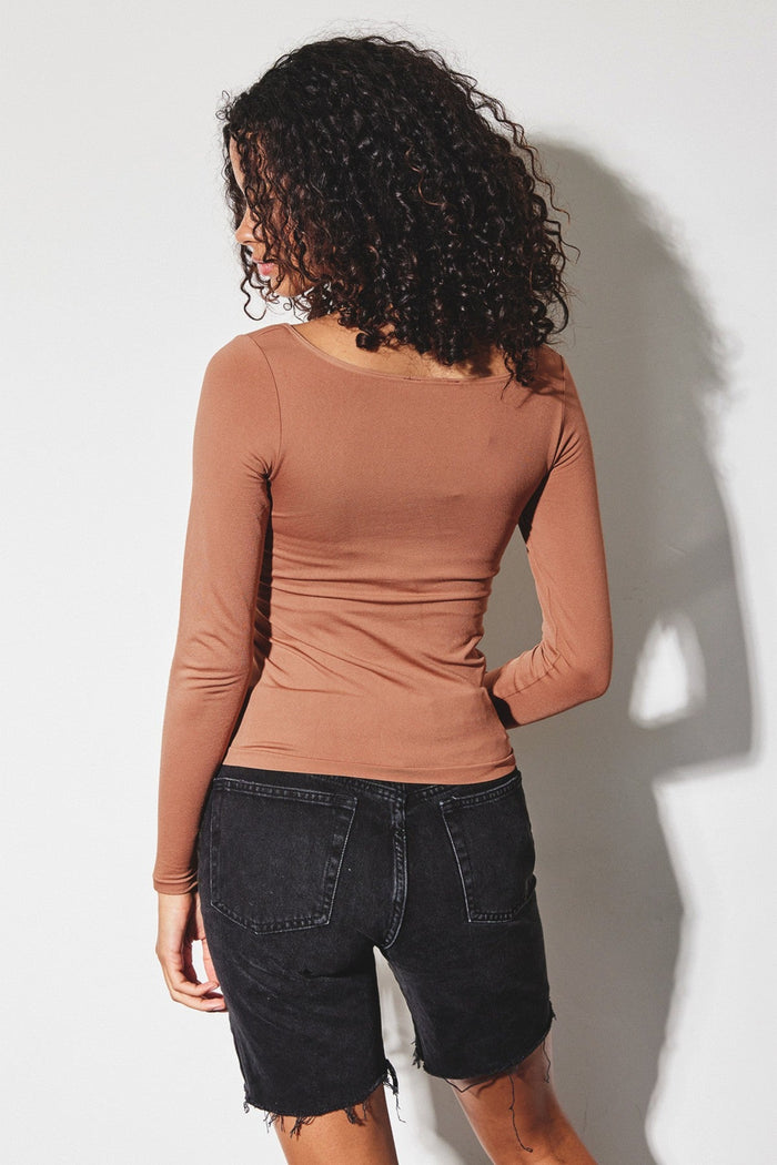 LONGSLEEVE NEUTRAL TOP