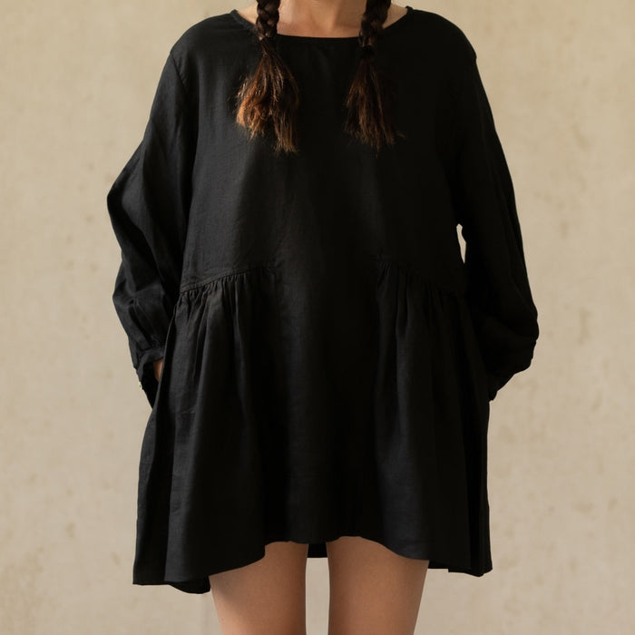 LINEN SOMERLUS DRESS IN NOIR