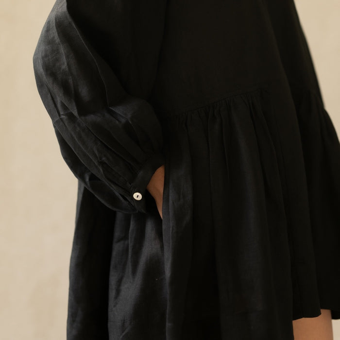 LINEN SOMERLUS DRESS IN NOIR
