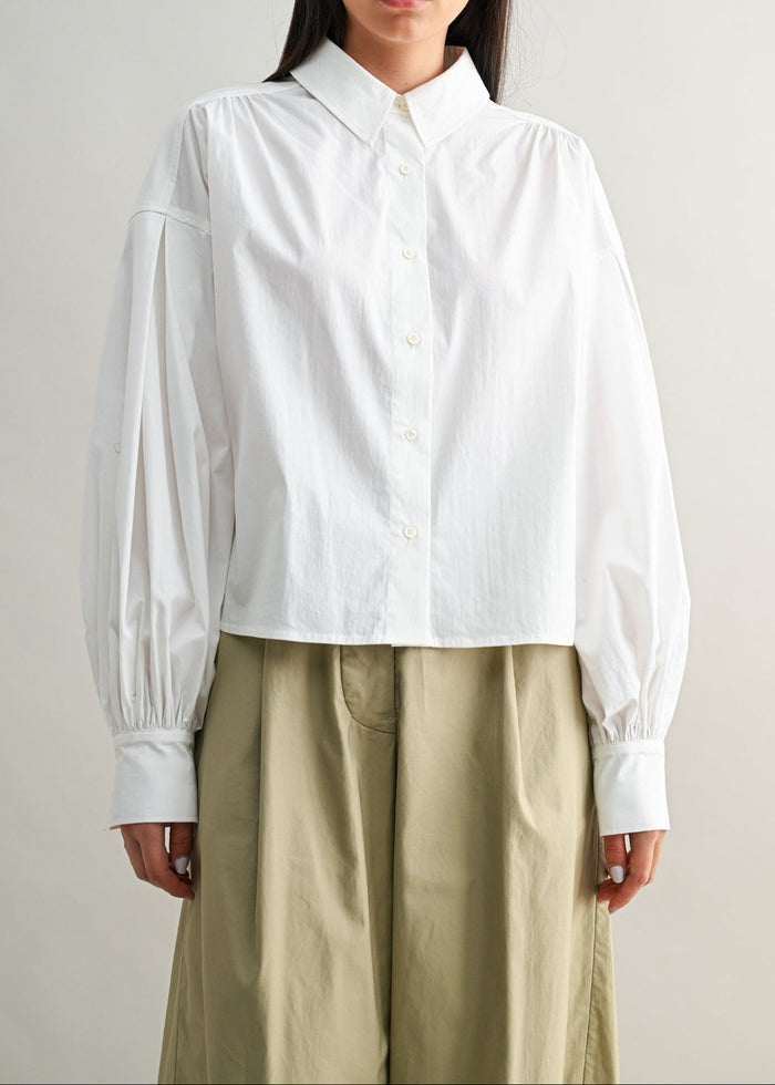 WHITE BUTTON DOWN TOP