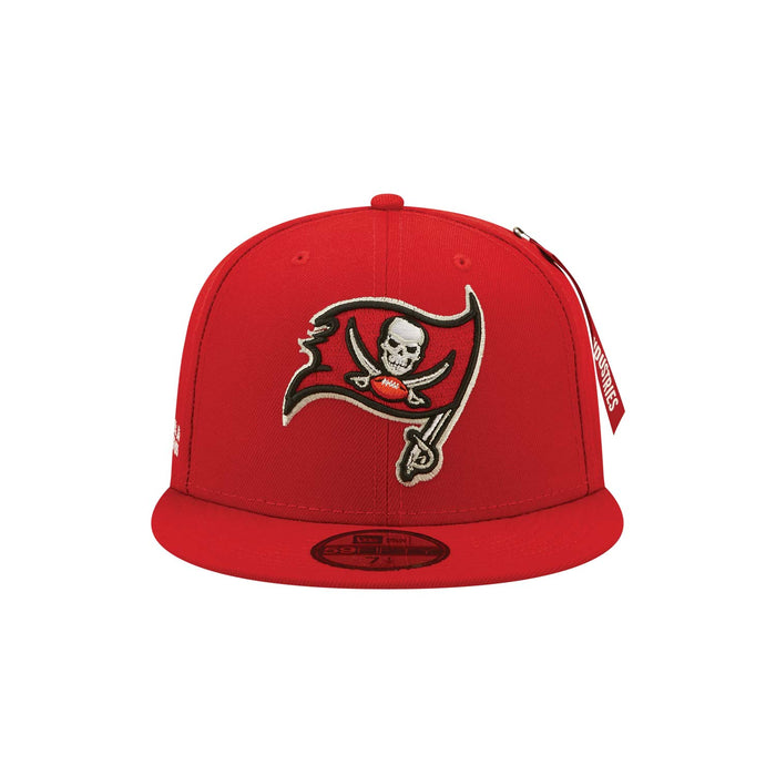 NEW ERA Tampa Bay Buccaneers x Alpha Industries Red 59FIFTY Fitted Cap