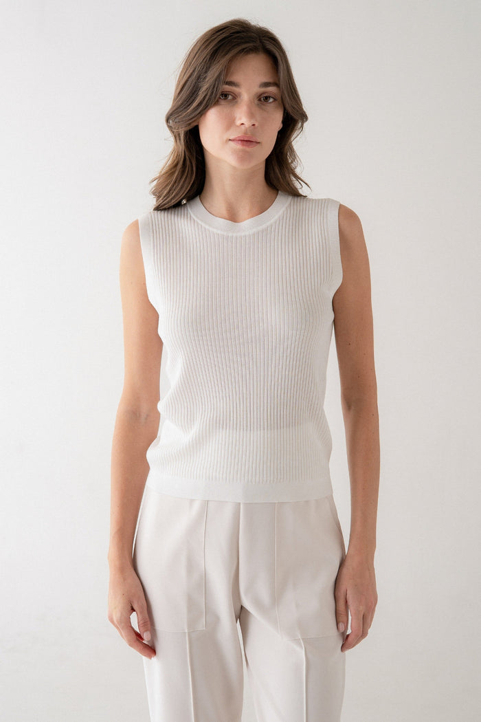 WHITE RIBBED KNIT TOP
