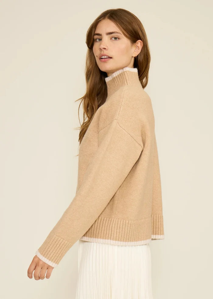 TURTLNECK SWEATER OVERSIZED