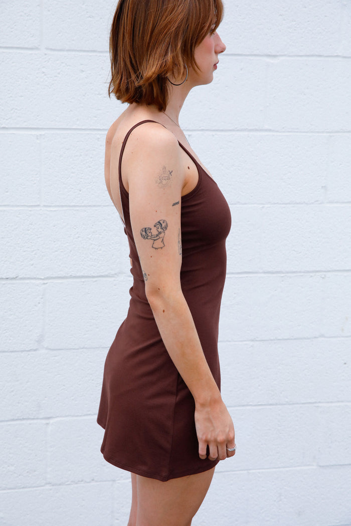 SCOOP BACK CAMI DRESS IN MOCHA