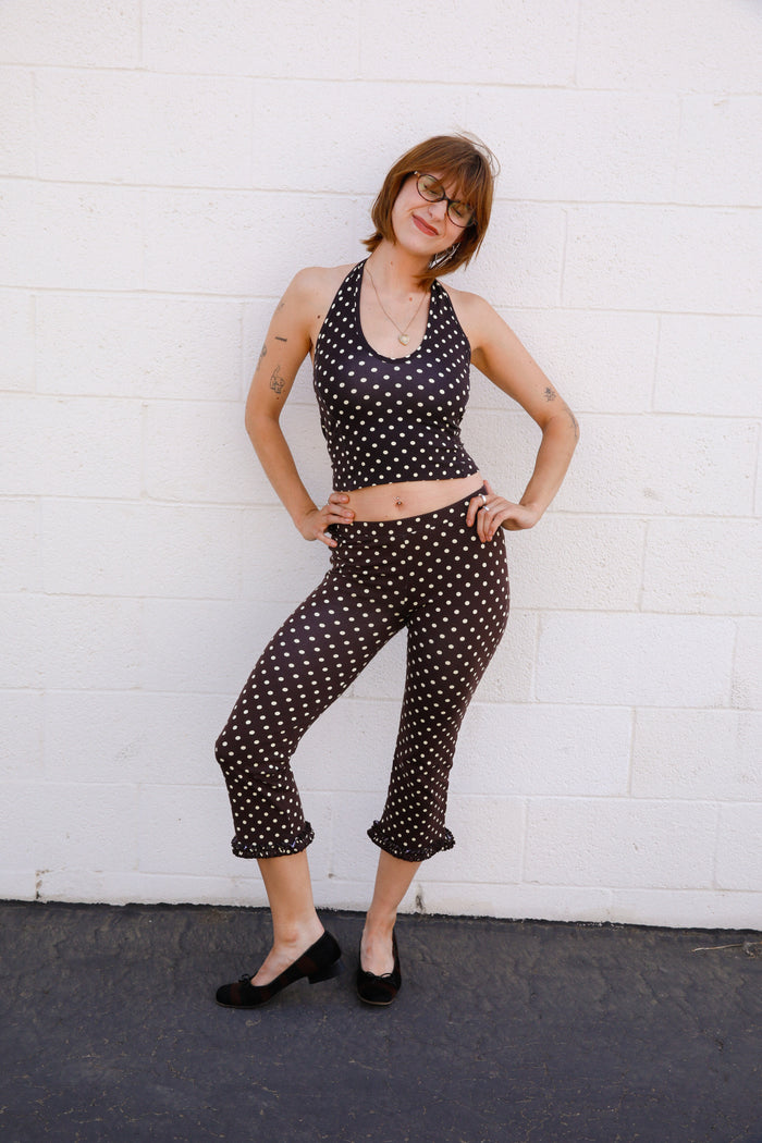 SPORTY HALTER TOP IN ESPRESSO DOT
