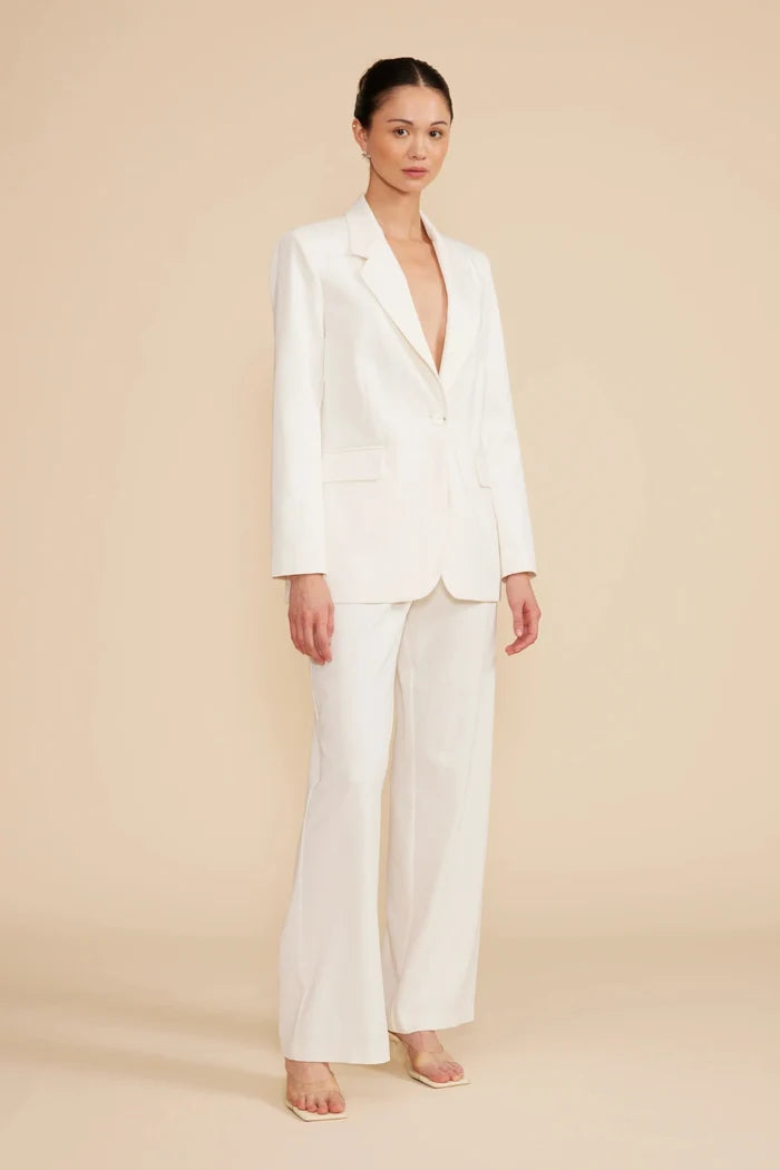 LUCY PARIS TARA CUPRO BLAZER – TIMELESS WHITE BLAZER  COLLAR AND DEEP V NECKLINE
