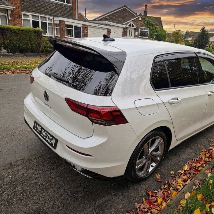 VW_MK8_REAR_SPOILER_CS_OUTSIDE