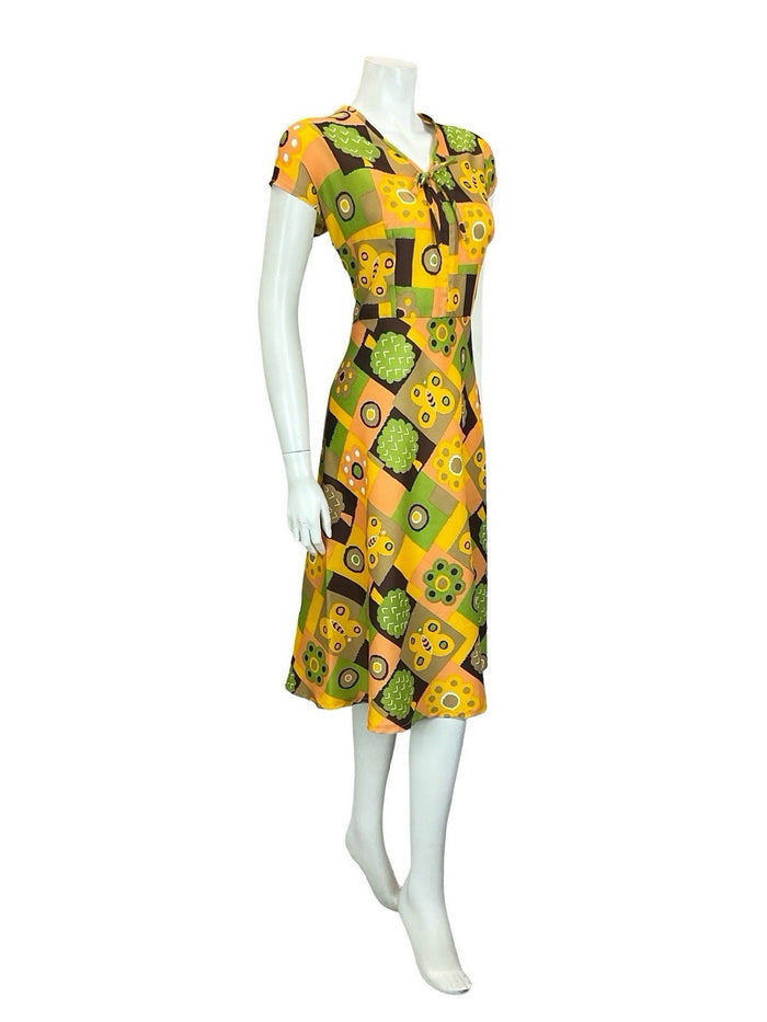 VTG 60S 70S YELLOW GREEN BROWN BUTTERFLY FLOWER TREE PATCHWORK RIC RAC DRESS 14
